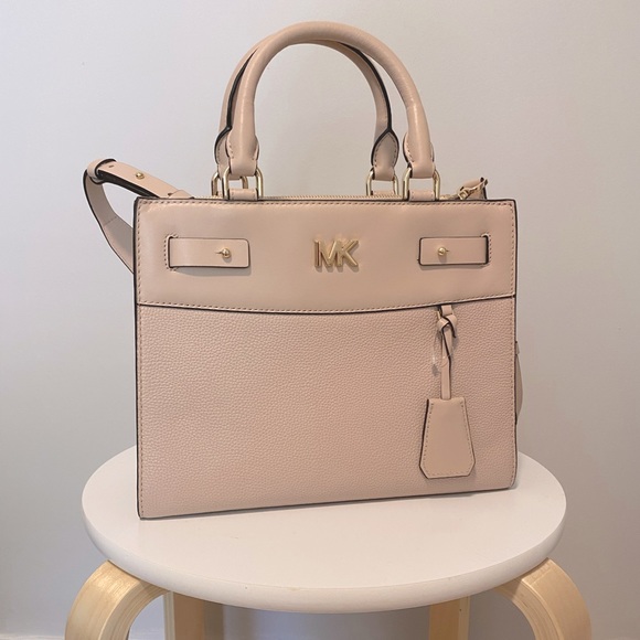 Michael Kors Handbags - Michael Kors ‘Reagan’ Purse